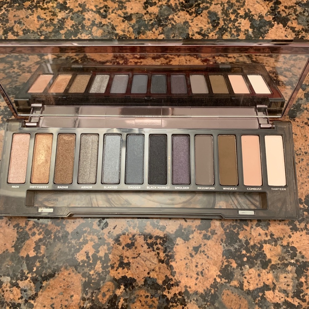 Eyeshadow palette